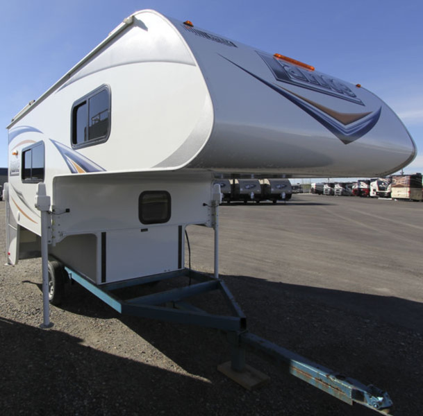 2015 Lance Truck Campers 825