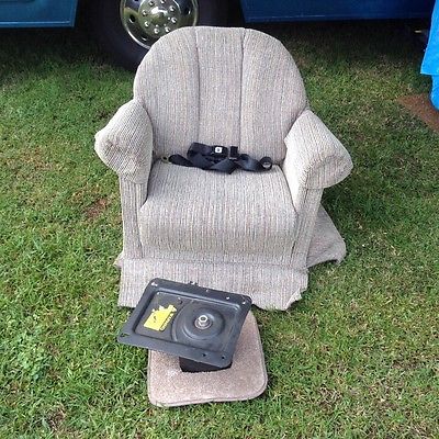 Rv swivel chair with seat belts