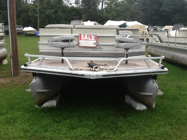 1997 SUNTRACKER Party Barge 27