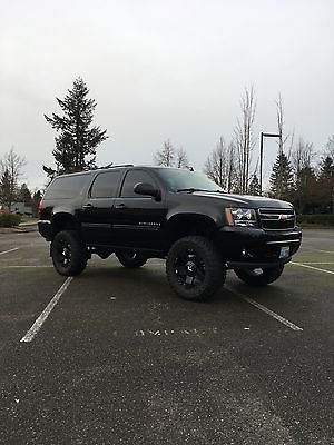 2009 Chevrolet Suburban LT Sport Utility 4-Door 2009 Chevrolet Suburban 2500 LT2 4x4 3/4ton 6.0L Sport Utility Black