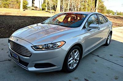 2016 Ford Fusion SE 2016 FORD FUSION SE WITH SYNC TOUCH TECHNOLOGY PACKAGE **JUST LIKE NEW!**