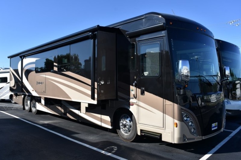 Winnebago JOURNEY 42E