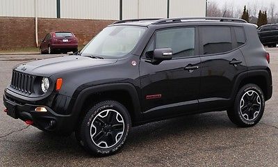 2015 Jeep Renegade Trailhawk Sport Utility 4-Door Trailhawk 4x4 Back Up Camera Alloy Wheels Remote Start Hands Free Blue Tooth