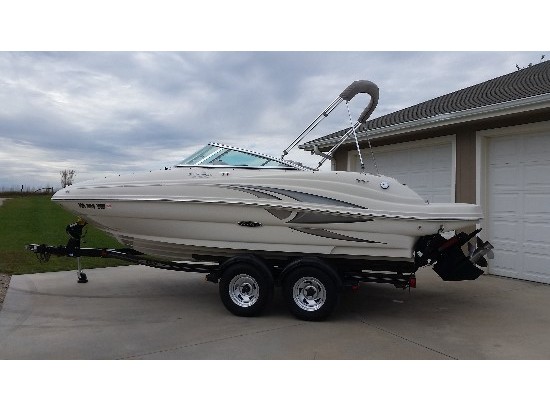 2003 Sea Ray 200 Sundeck