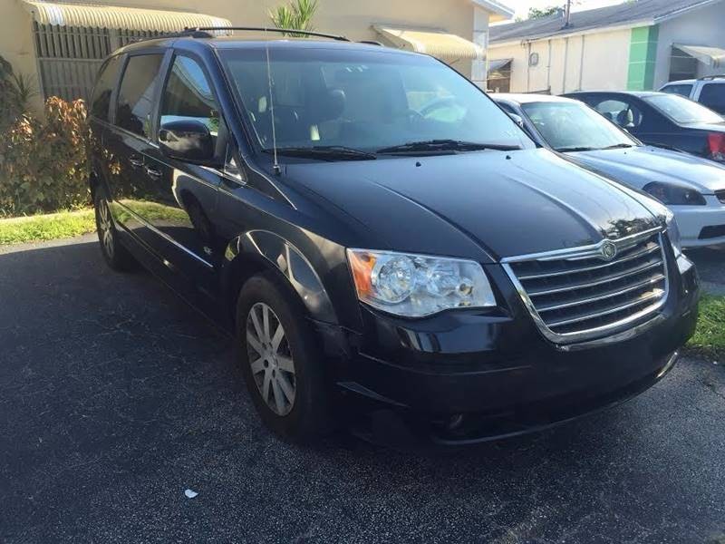 2009 Chrysler Town and Country Touring Mini Van 4dr