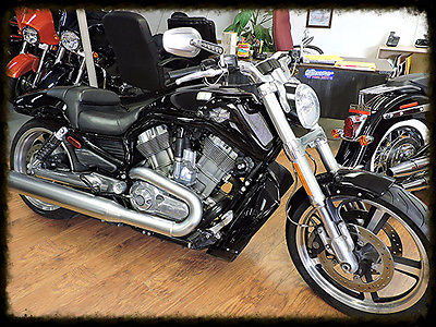 Harley Davidson Vrod Muscle  2013 HARLEY DAVIDSON VRSCF VROD MUSCLE IN VIVID Black!