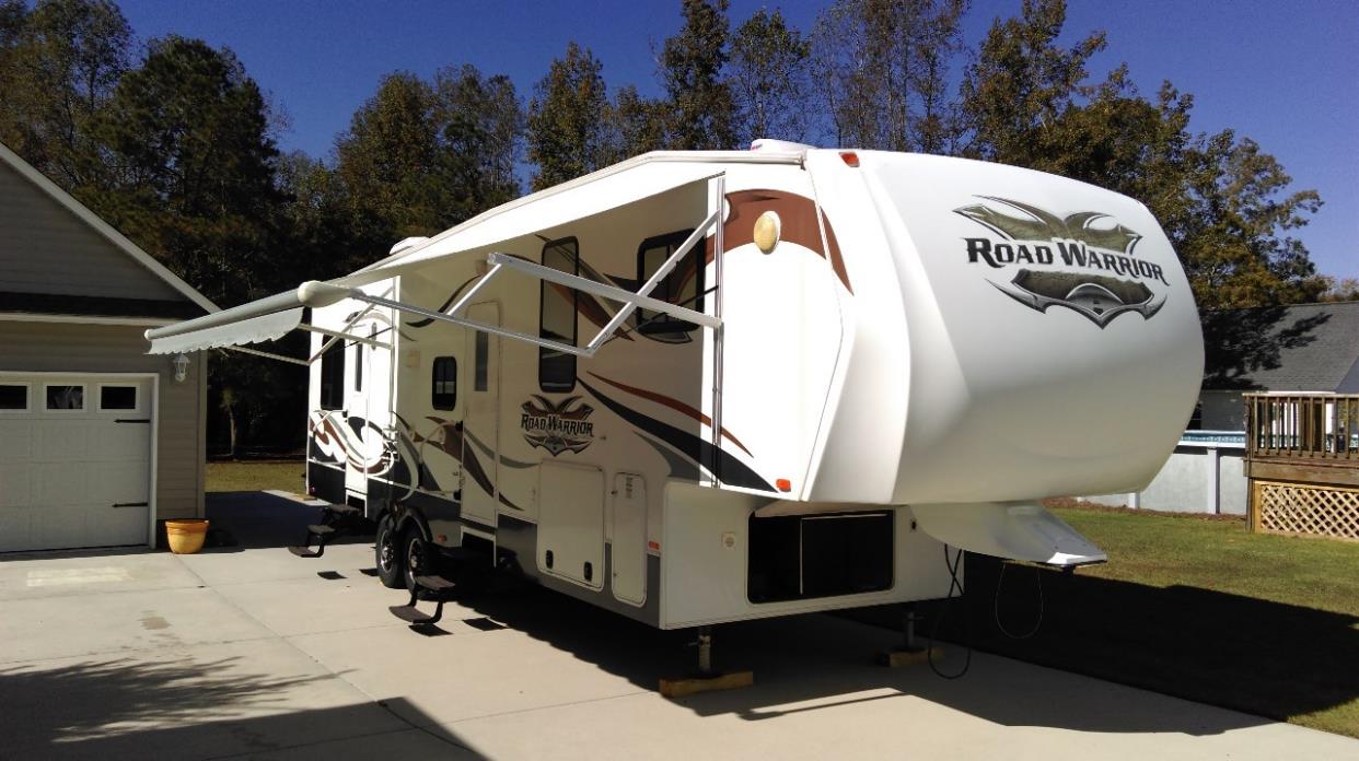 2011 Heartland ROAD WARRIOR 305RW