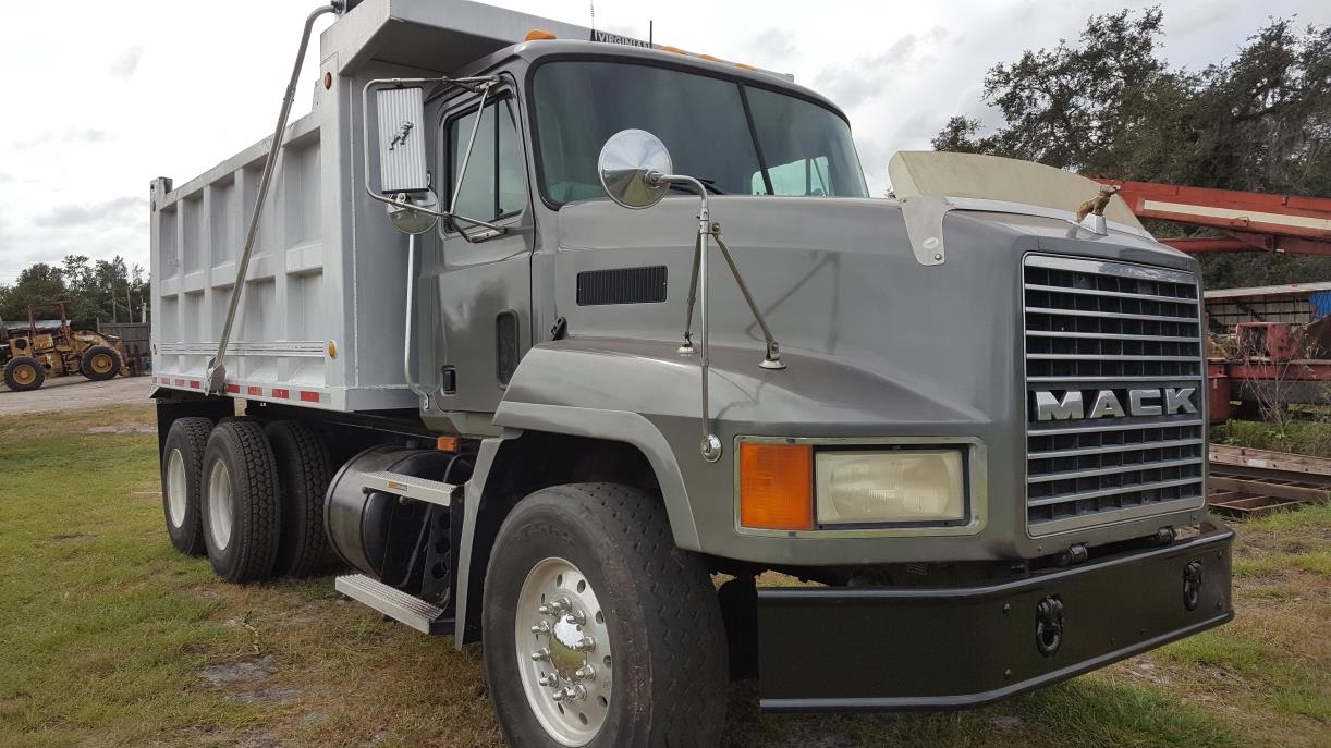 2000 Mack Ch613  Dump Truck