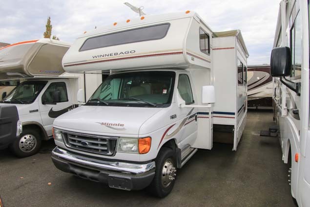 2005 Winnebago MINNIE WINNIE