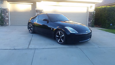 2005 Nissan 350Z Touring 2005 Nissan 350z Touring Black on Black Leather 6 speed manual 2 owner COLLECTOR