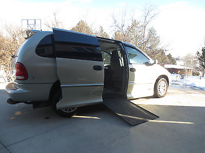 2000 Dodge Grand Caravan Sport Dodge Caravan Sport SE Handicap VMI Ramp and Lowered Floor
