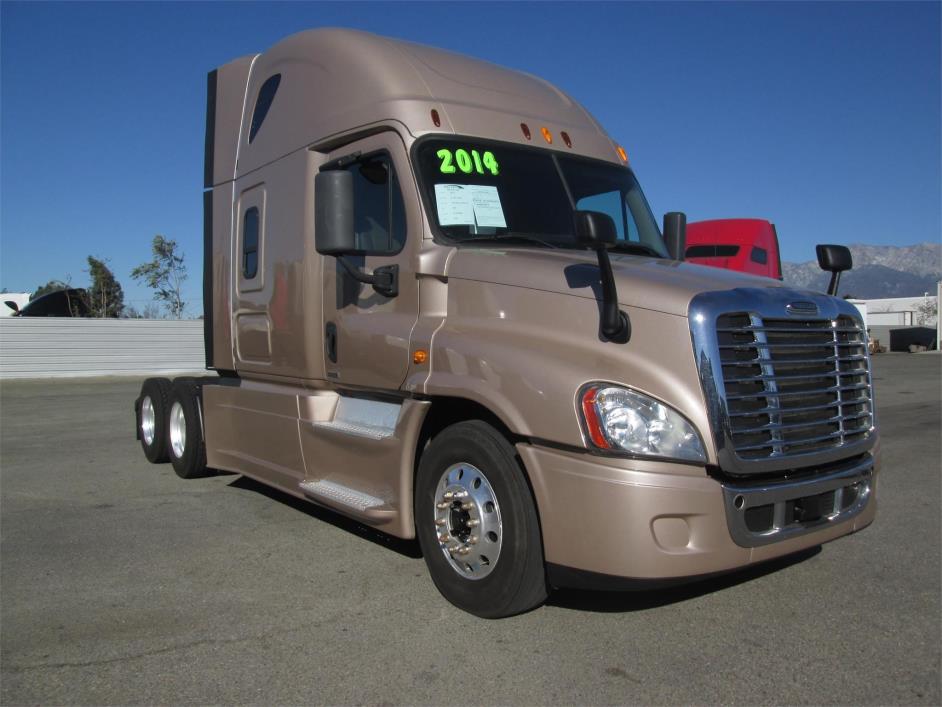 2014 Freightliner Cascadia 125  Conventional - Sleeper Truck