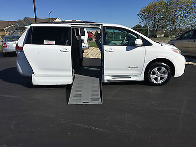 2013 Toyota Sienna LE Mini Passenger Van 5-Door 2013 toyota sienna le braunability handicap wheelchair accessible conversion van