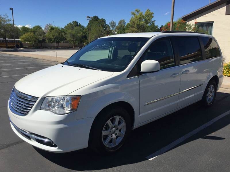 2012 Chrysler Town and Country Touring 4dr Mini Van