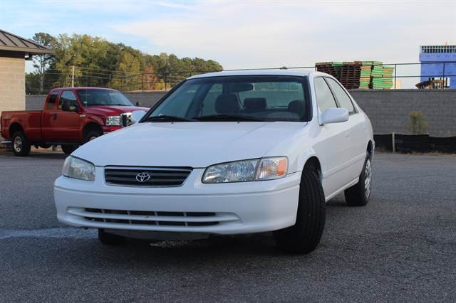 2001 Toyota Camry LE Sedan 4D