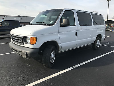 2007 Ford E-Series Van XL Standard Passenger Van 3-Door 2007 Ford E-150 XL Passenger Van 3-Door 4.6L Church Team Family NICE LOW RESERVE