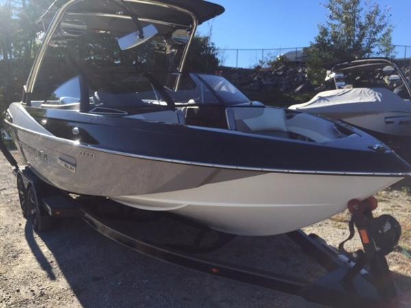 2014 Malibu Boats LLC Wakesetter 23 LSV