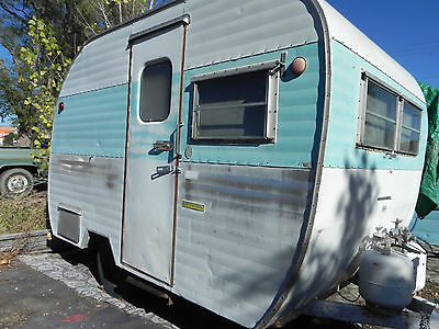 1963 Yellowstone 13' camper