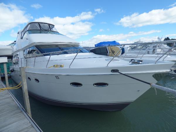 2006 Carver 56 Voyager