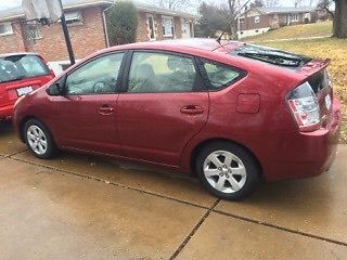 2004 Toyota Prius  2004 Toyota Prius 4 door FWD St. Louis MO 63125 Clear Title 150k mi Needs Repair