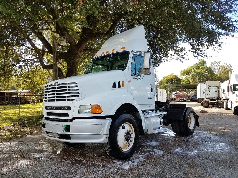 2006 Sterling L8500  Conventional - Day Cab