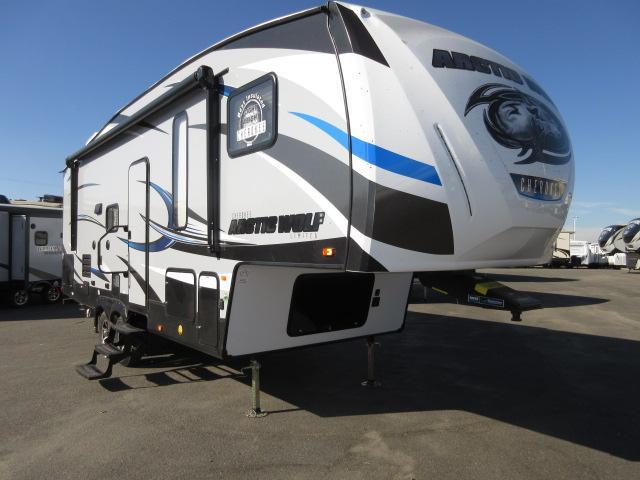 2017 Forest River ARCTIC WOLF 255RL4 Rear Living/ Auto Lev