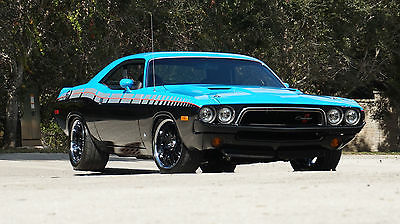 1973 Dodge Challenger . CHALLENGER RESTO-MOD PETTY BLUE WITH ONE OFF STROBE STRIPE HEMI WITH A/C