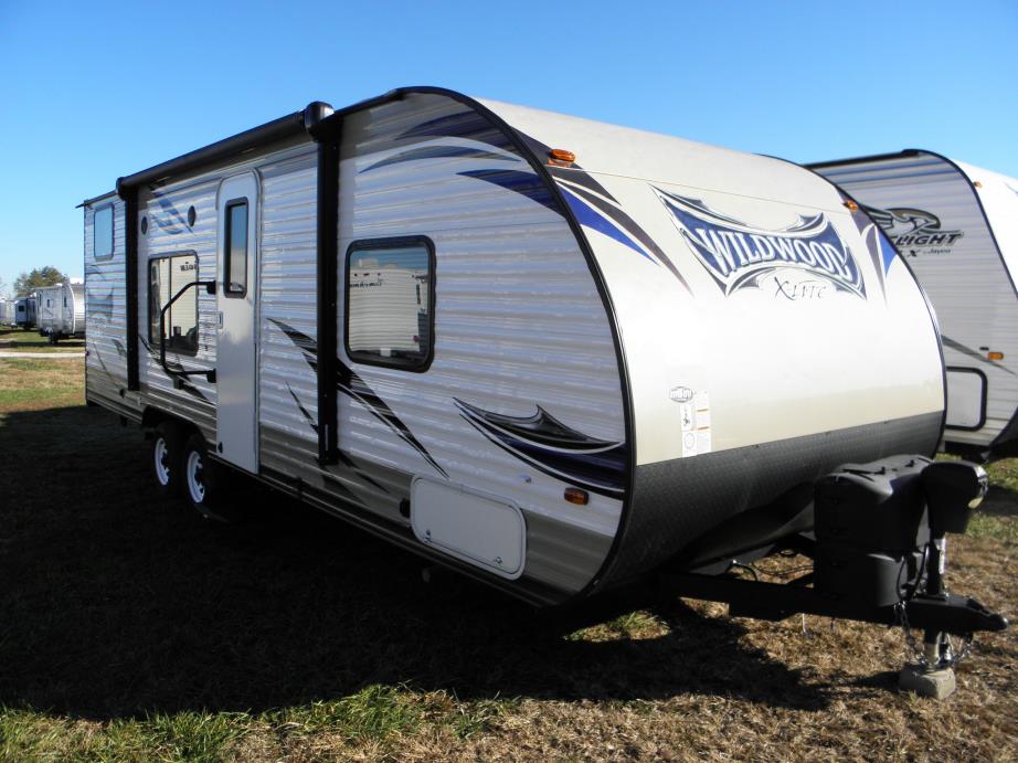 2016 Forest River Forest River Wildwood X-Lite 261BHXL