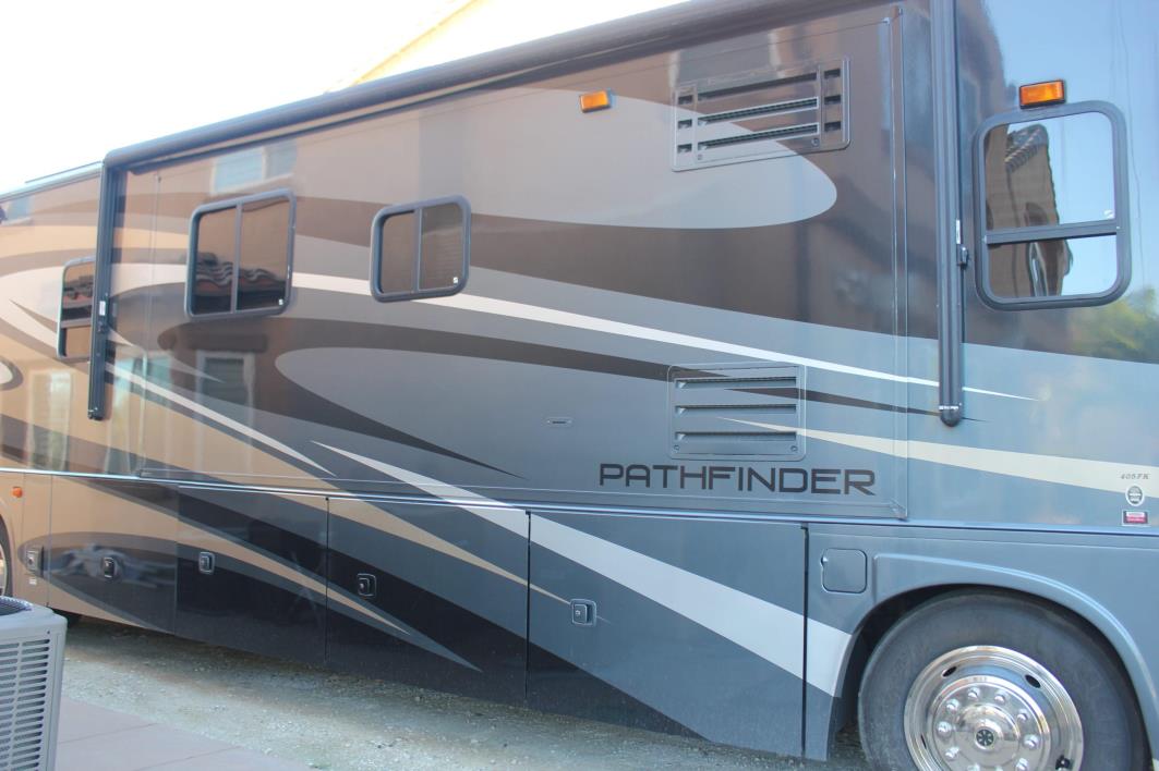 2009 Coachmen Pathfinder 405FK