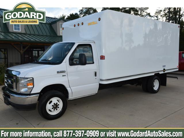 2015 Ford Econoline Commercial Cutaway  Box Truck - Straight Truck