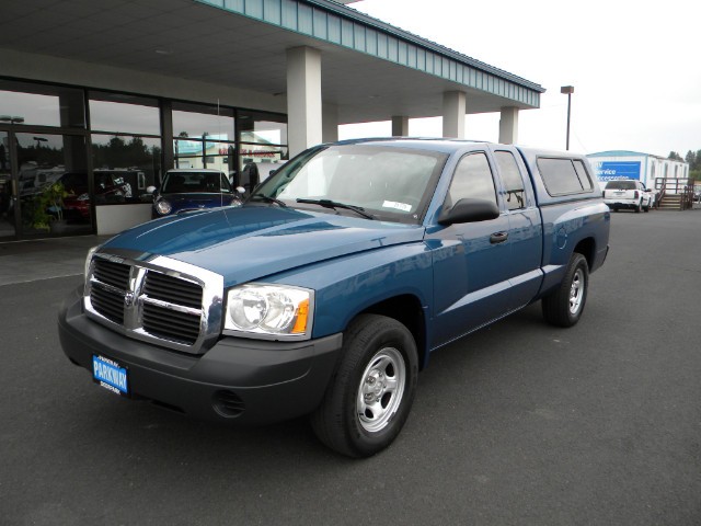 2005 Dodge Dakota ST Club Cab 2WD