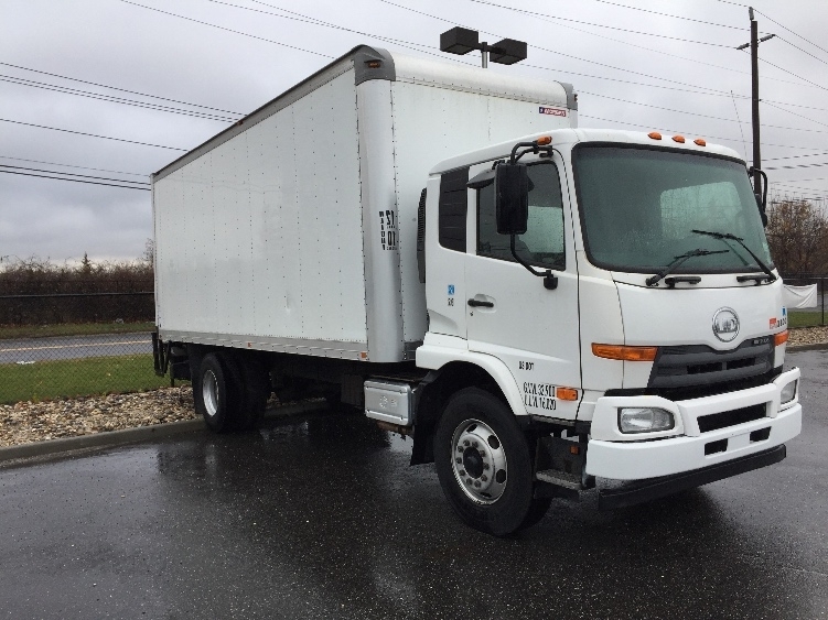 2012 Nissan Ud3300  Box Truck - Straight Truck