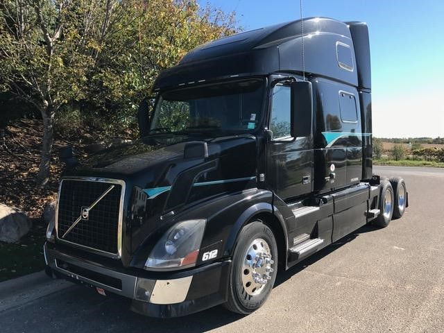 2013 Volvo Vnl64t780  Conventional - Sleeper Truck