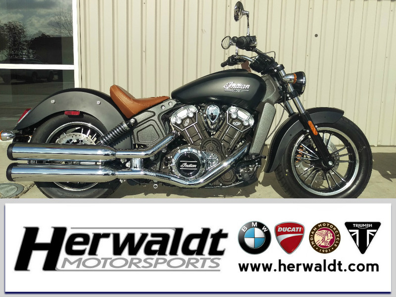 2017 Indian Roadmaster Thunder Black Over Ivory Crea