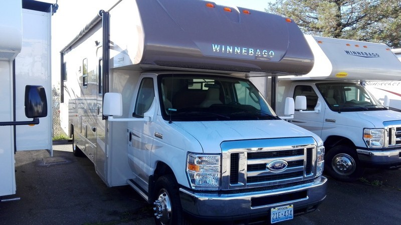 2017 Winnebago Minnie Winnie 31K