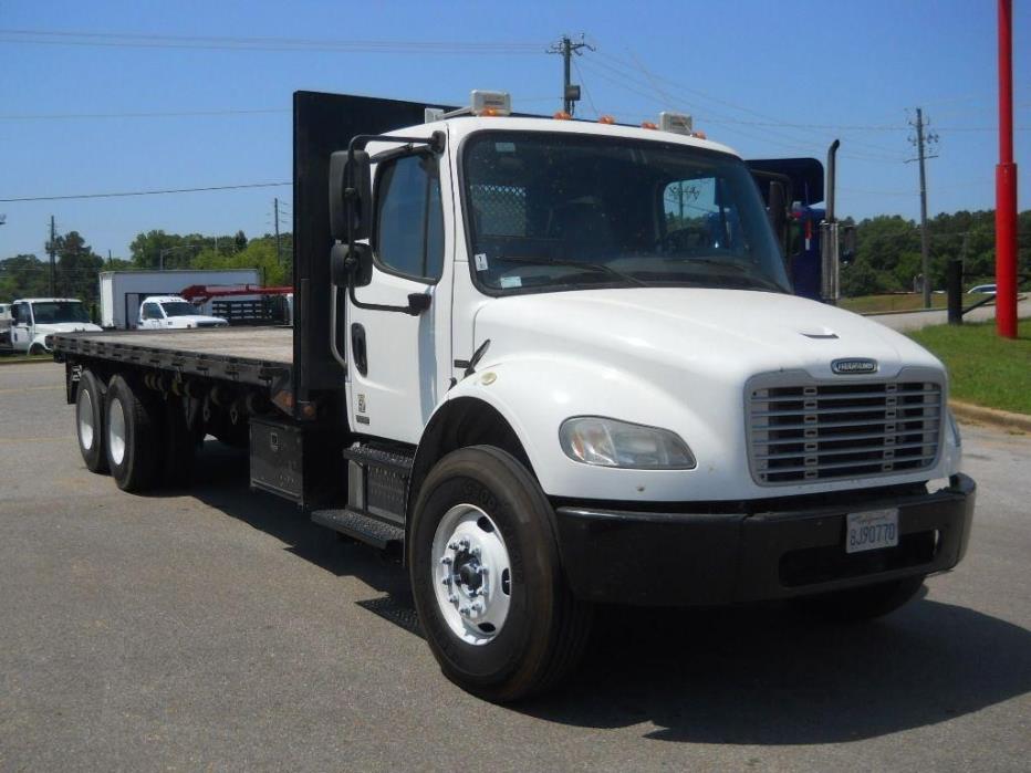 2007 Freightliner Business Class M2 100  Flatbed Truck