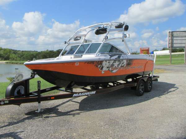 2008 Nautique Super Air Nautique 220