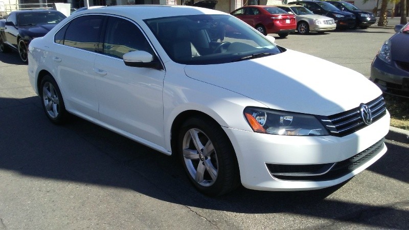 2013 Volkswagen Passat 4dr Sdn 2.5L Auto SE w/Sunroof