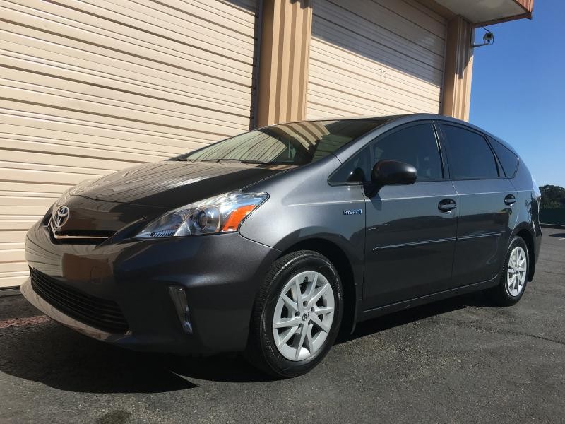 2013 TOYOTA PRIUS V Package Three