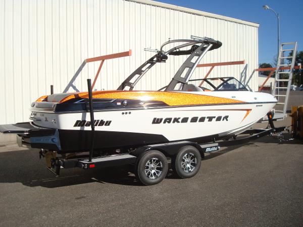 2016 Malibu 23 LSV WAKESETTER