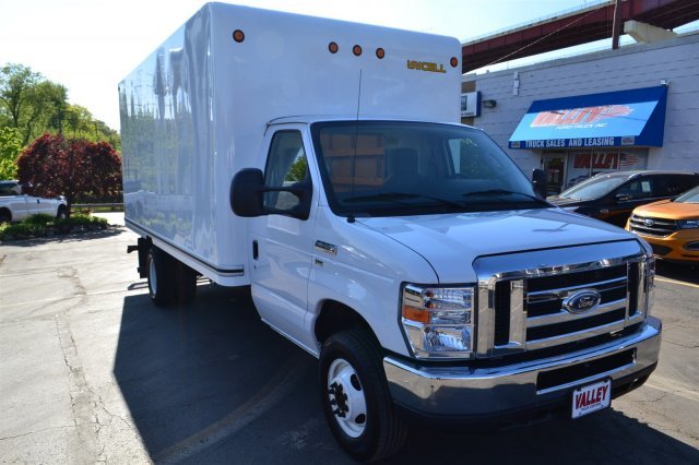 2015 Ford Econoline Commercial Cutaway  Box Truck - Straight Truck