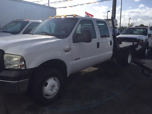 2006 Ford F350  Flatbed Truck
