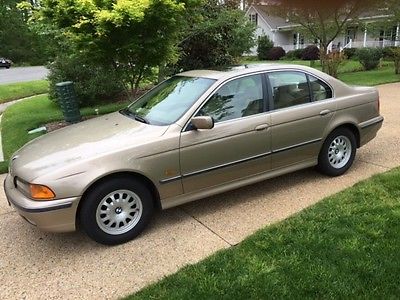 2000 BMW 5-Series Base Sedan 4-Door 2000 BMW 528i Base Sedan 4-Door 2.8L Rare 5 Spd. Manual Rare Deluxe Seats