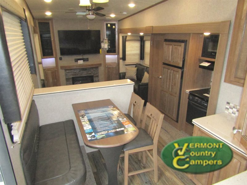 2017 Forest River Rv Rockwood Signature Ultra Lite 8298WS