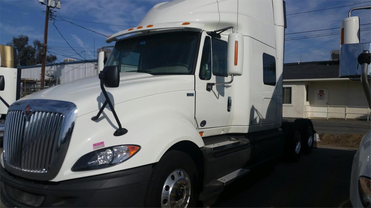 2012 International Prostar  Conventional - Sleeper Truck