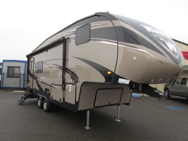 Winnebago VOYAGE 25RKS ALL POWER PACKAGE/REAR KITC