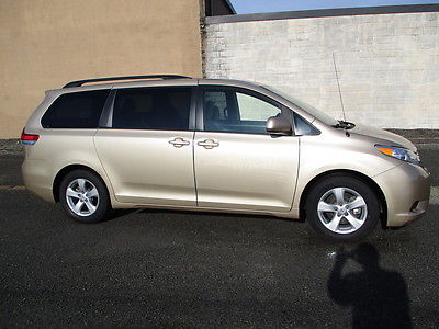 2014 Toyota Sienna LE ienna LE Mobility Van NEARLY BRAND NEW W/ ONLY 1958miles Still under warranty