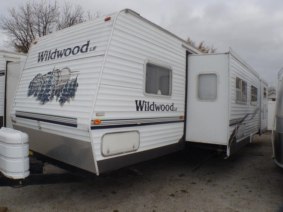 2005 Forest River Wildwood LE 30BHBS