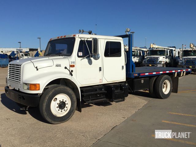 2002 International 4700  Flatbed Truck