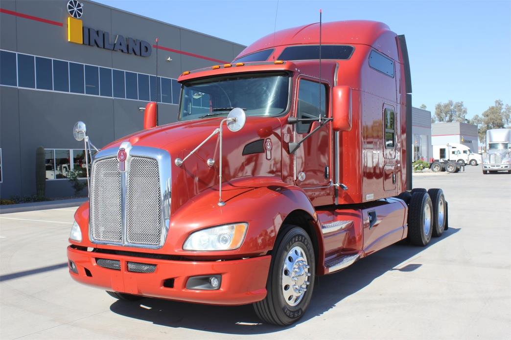 2013 Kenworth T660  Flatbed Truck